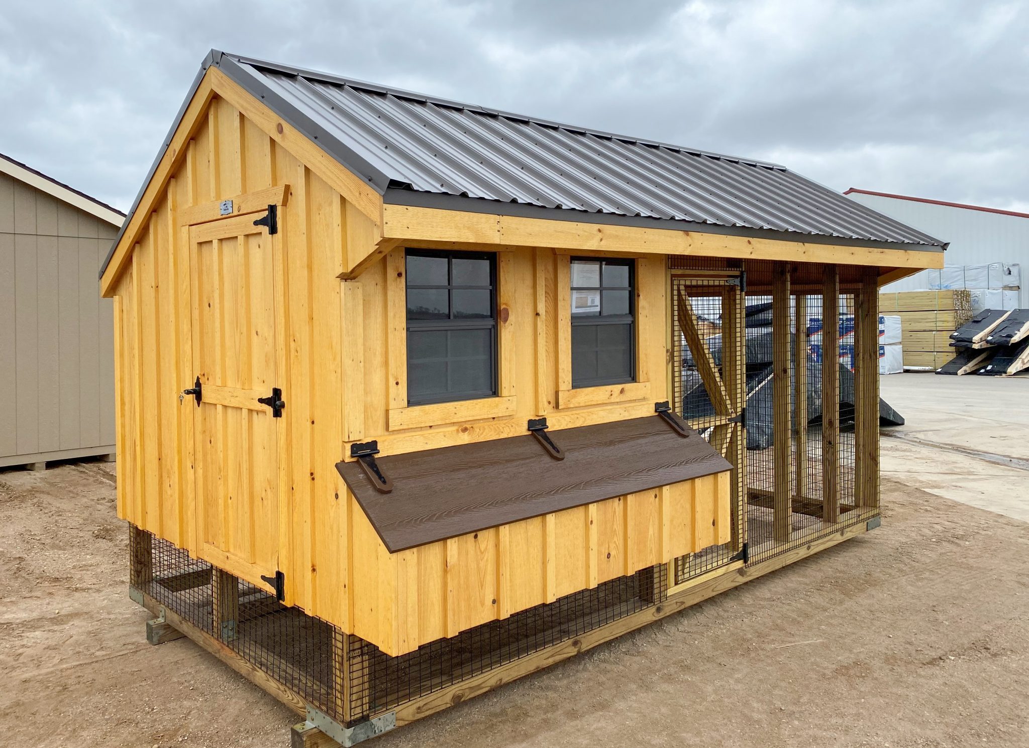 chicken-coops-for-sale-in-nd-mn-and-ia-coops-with-nests-and-runs